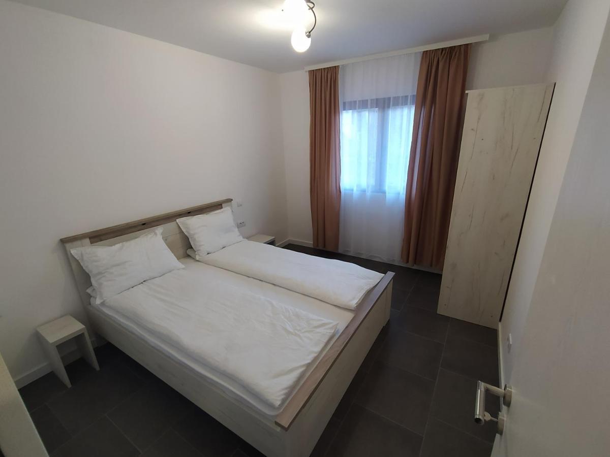 Domacinstvo Kod Gere Bed & Breakfast Crni Vrh ภายนอก รูปภาพ
